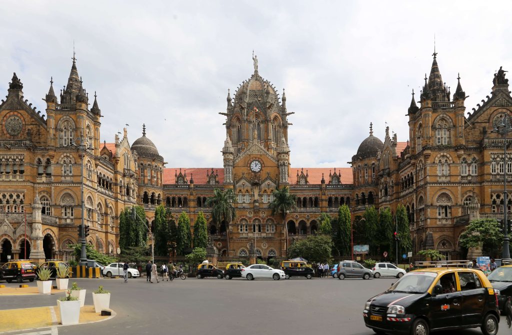 Foto de la Chhatrapati Shivaji Terminus, situada en la ciudad de Mumbai, en la India.