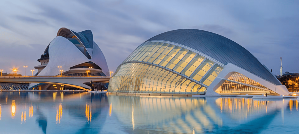 Foto de la Obra clave de Santiago Calatrava: Ciudad de las Artes y las Ciencias, Valencia (1996-2005)