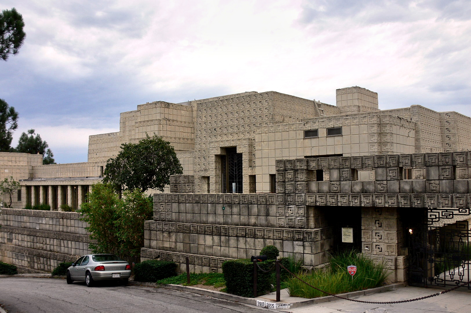 Imagen de la Ennis House de Frank Lloyd Wright inspiró el apartamento de Deckard en Blade Runner.