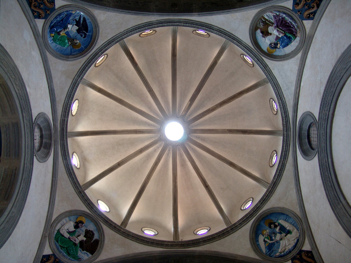 Imagen de la cúpula de la Capilla Pazzi es un ejemplo del uso de la proporción áurea en la arquitectura del Renacimiento