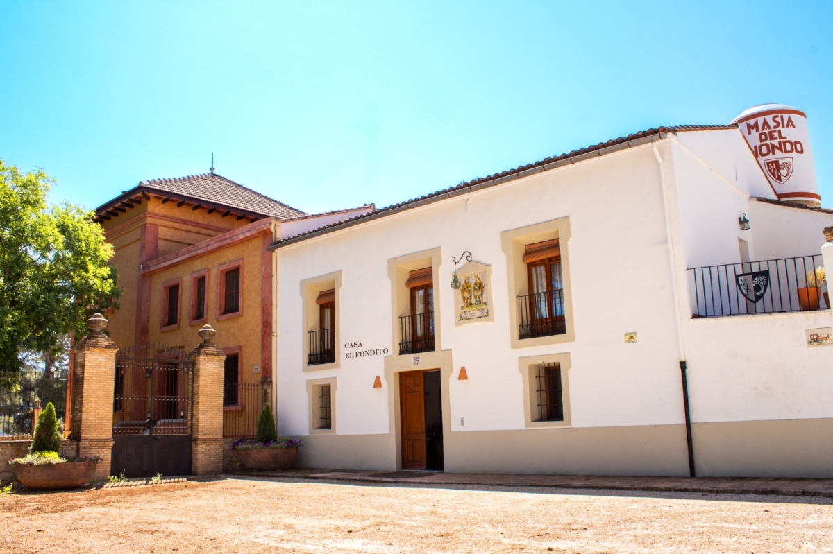 Foto de una masía valenciana para hablar de cómo es una rehabilitación de este tipo de edificios.